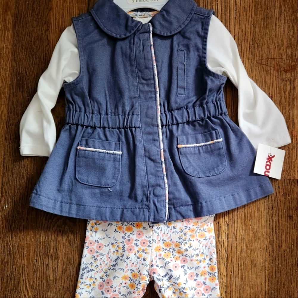 6 months max studio 3 piece outfit